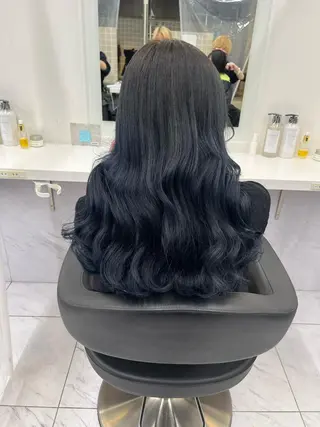 ロング 寒色＆ブリーチ特化 寒色MiOのヘアスタイル