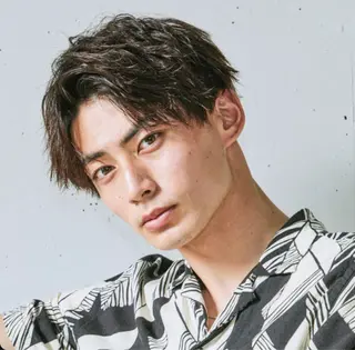 ミディアム パーマ メンズ 板岡 丈一のヘアスタイル