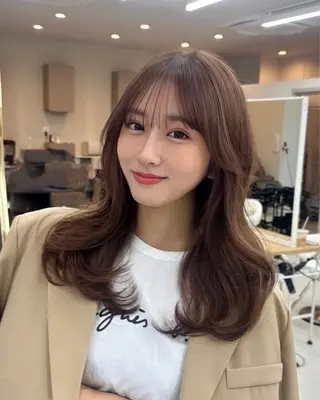 ミディアム カラー Aura所属・丸山 心 / 艶カラーのヘアスタイル