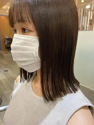 ミディアム W所属・小林 朋花のヘアスタイル