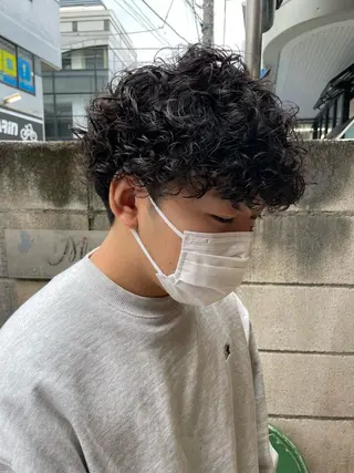ショート パーマ メンズ 嶋佐 昌大 シマサマオのヘアスタイル