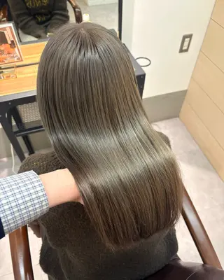 セミロング カラー macheriebyhase所属・藤井 心音のヘアスタイル