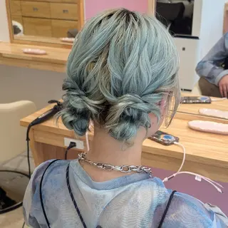 ミディアム ヘアアレンジ 彩桜/艶カラー/小顔 に見せるカット✂のヘアスタイル