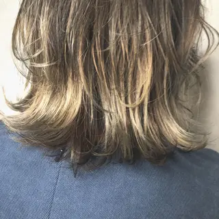 セミロング カラー ORIKA 美容室のヘアスタイル