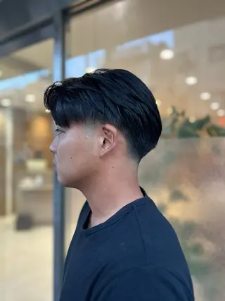 ショート メンズ ハイトーン× デザイン　Runoのヘアスタイル