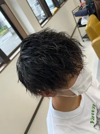 パーマ メンズ 峯 渉人のヘアスタイル