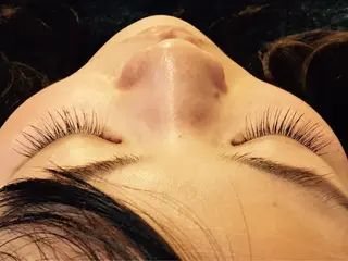 マツエク・マツパ レイヤーカット 早崎太生のヘアスタイル