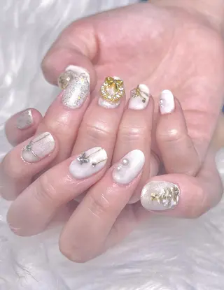 ネイル Shis_🦄shi 韓国風キラキラネイルのネイルデザイン