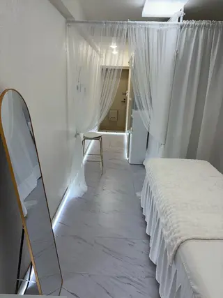 OLYMPIA所属・OLYMPIA 小顔 ハーブピーリングのエステ・リラクイメージ