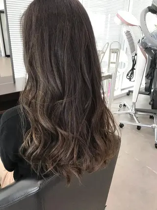 ロング MR.GOODMORNING所属・天野 優美のヘアスタイル