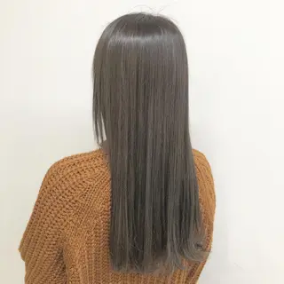 セミロング カラー レイヤーカット 透明感カラーのヘアスタイル