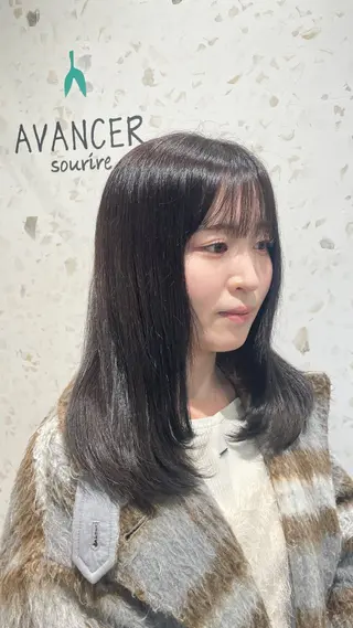 セミロング カラー AVANCER sourire所属・上原 彩乃のヘアスタイル