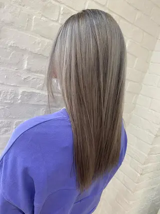 ロング 🍀透明感抜群🍀/ ハイトーンカラーのヘアスタイル