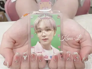 カラー ネイル 芦辺 香奈のネイルデザイン