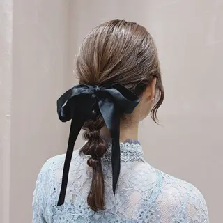 セミロング ヘアアレンジ 🐰あみ【艶カラー/ 縮毛矯正】🫧のヘアスタイル