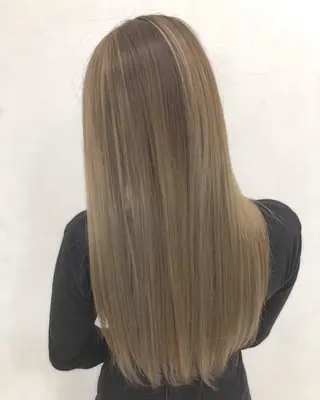 ダブルカラー/ブリ ーチ🪽minoriのヘアスタイル