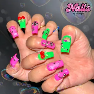 ネイル ギャルネイル🧸💖 narujesのネイルデザイン