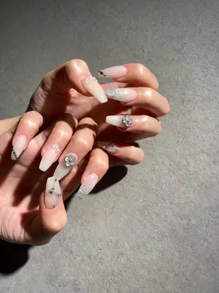 ネイル I-nailロング /ワンホン/キラキラのネイルデザイン