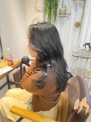 ロング カラー ミルクティー× グレージュMOMOのヘアスタイル