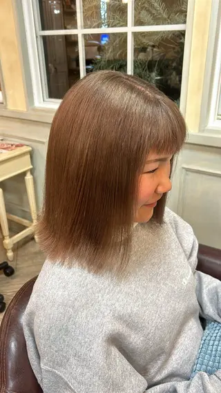 ミディアム カラー アオバ / ハイトーンカラーのヘアスタイル