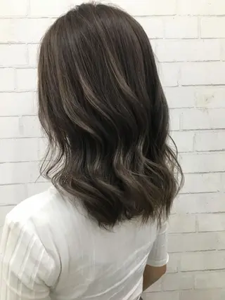 ミディアム カラー 宇田川 直輝のヘアスタイル
