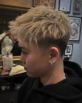 ショート メンズ APT.TOR WEST所属・賀本 泰我のヘアスタイル