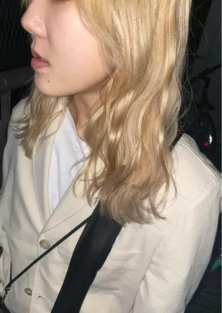 セミロング mEg hair creation 新川崎所属・カラー/塚原里沙 川崎のヘアスタイル