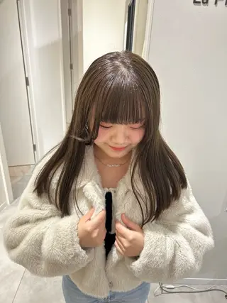 セミロング カラー オリーブベージュ/ ブリーチなし透明感のヘアスタイル