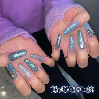 ネイル BLUEM なな🐶のネイルデザイン