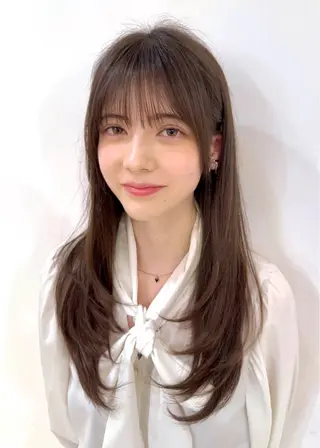セミロング 大人可愛いヘア 大田のヘアスタイル