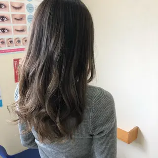 カラー 牧野 佳樹のヘアスタイル