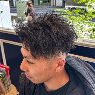 ショート パーマ メンズ 吉田 新平のヘアスタイル