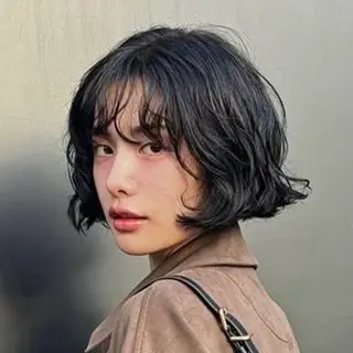 パーマ レイヤー/ハイトーン ヒガシサヨのヘアスタイル