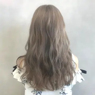 ロング カラー カット・ブリーチ TAIGAのヘアスタイル