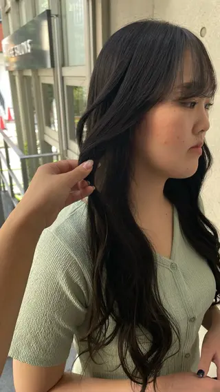 ロング Agnos青山所属・鈴木 里奈のヘアスタイル