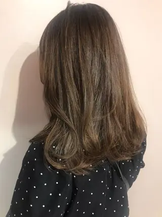 セミロング カラー RIYA❤︎ Aujuaソムリエのヘアスタイル