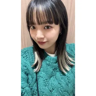 ミディアム aiko【艶カラー ・ミニモ年内で終了】のヘアスタイル
