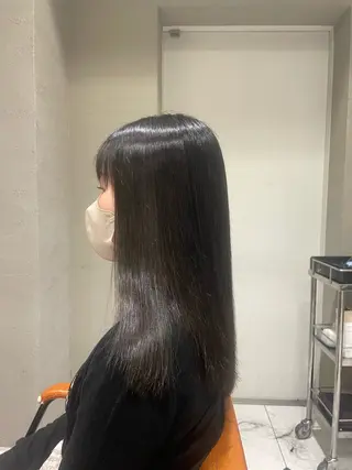 セミロング カラー 頭から整える美容師 松田のヘアスタイル