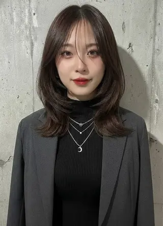 セミロング カラー piLLon 心斎橋のヘアスタイル