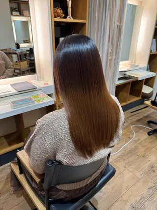 セミロング afloatkobe所属・美髪/髪質改善 川口凌弥のヘアスタイル