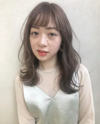 セミロング カラー nakahara madokaのヘアスタイル