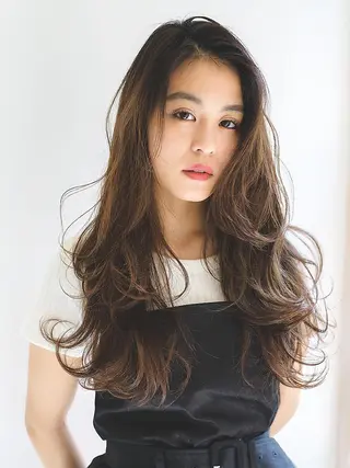 ミディアム マーブル東京 三軒茶屋 美容室のヘアスタイル