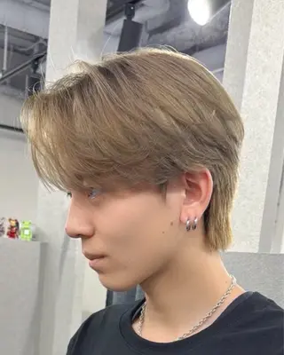 カラー メンズ SLASHメンズ専門 山口孔聖のヘアスタイル