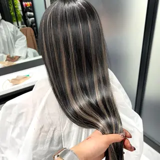 ロング カラー シールエクステ特化 ハイトーン、NANAのヘアスタイル