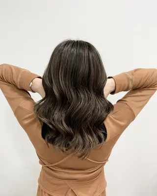 ミディアム カラー レイヤー×縮毛矯正 深見 拓のヘアスタイル