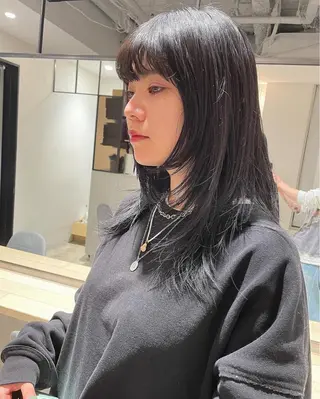 セミロング カラー Loom.所属・村上雅人 ナチュラルモードのヘアスタイル