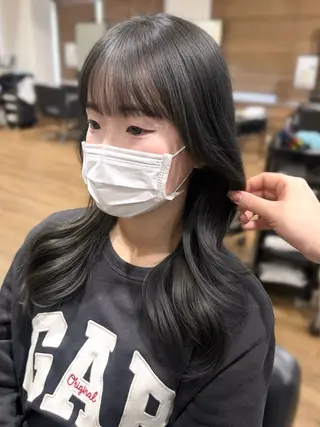 セミロング Happiness CLOVER八木店所属・石井 陽海のヘアスタイル