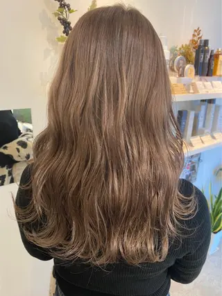 ロング カラー Rina  のヘアスタイル