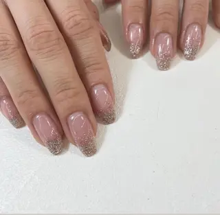 ネイル MAXKELLY 大阪・梅田店所属・徳田 亜衣佳のネイルデザイン