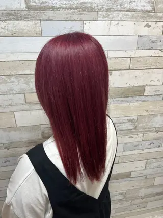 セミロング カラー 二俣 秋亜のヘアスタイル